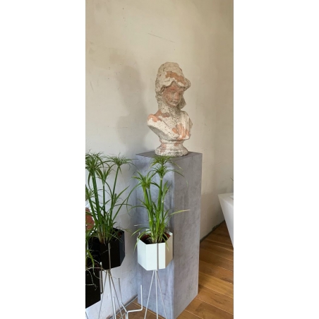 Dutch Design Display Concrete