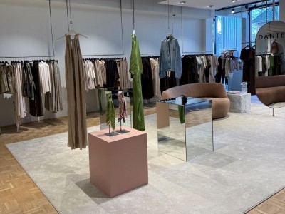 Pourquoi les socles miroir attirent l’attention dans les vitrines